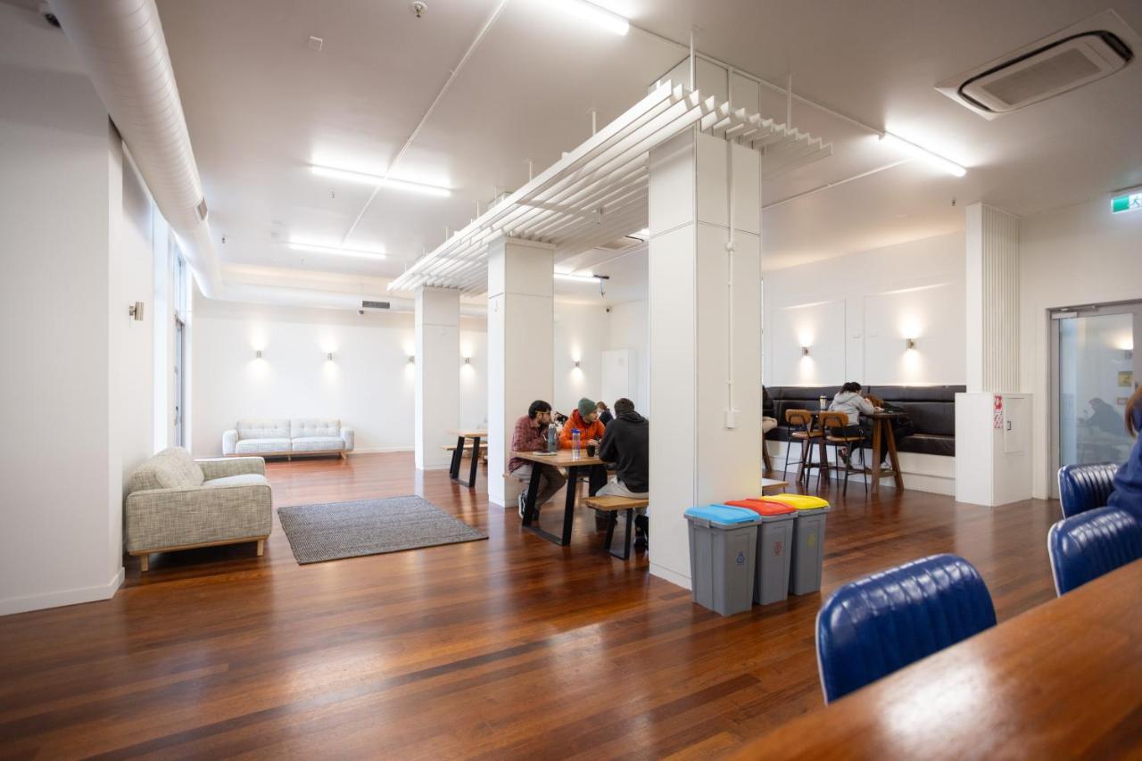 The Brownston Hostel Wanaka Bagian luar foto