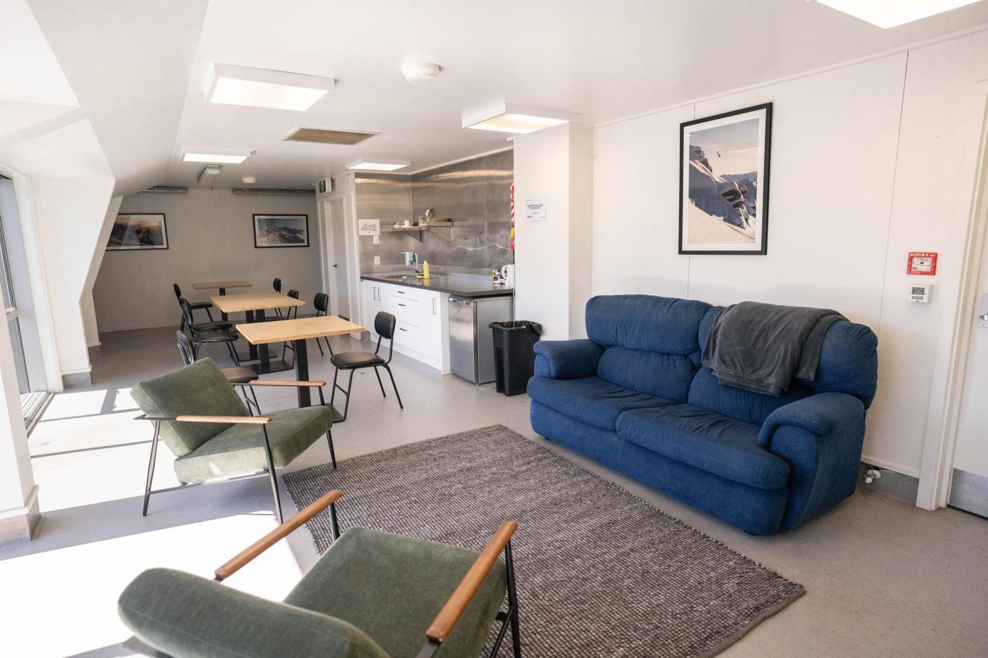 The Brownston Hostel Wanaka Bagian luar foto