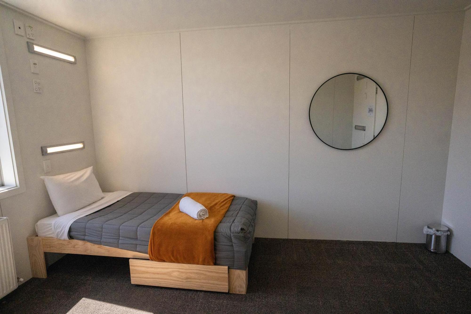 The Brownston Hostel Wanaka Bagian luar foto