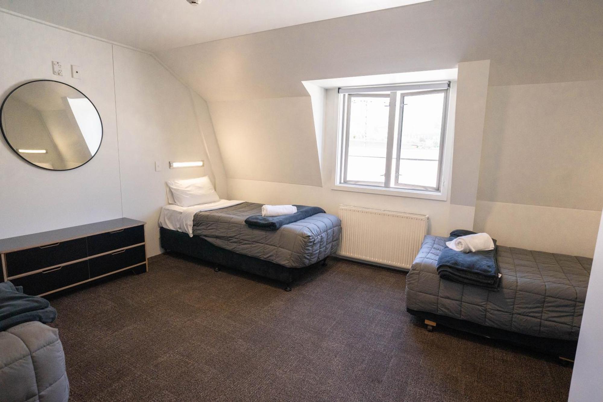 The Brownston Hostel Wanaka Bagian luar foto