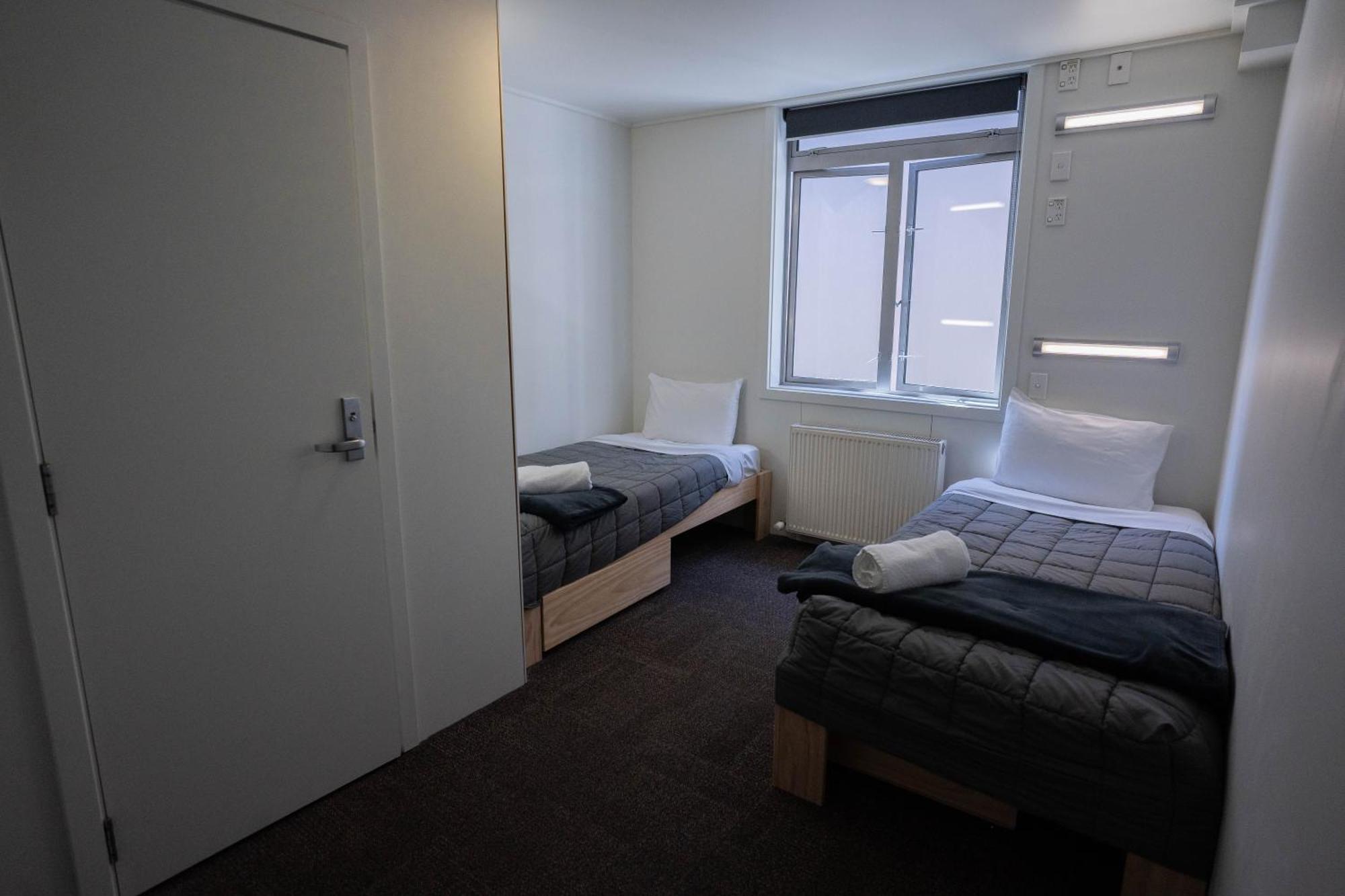 The Brownston Hostel Wanaka Bagian luar foto