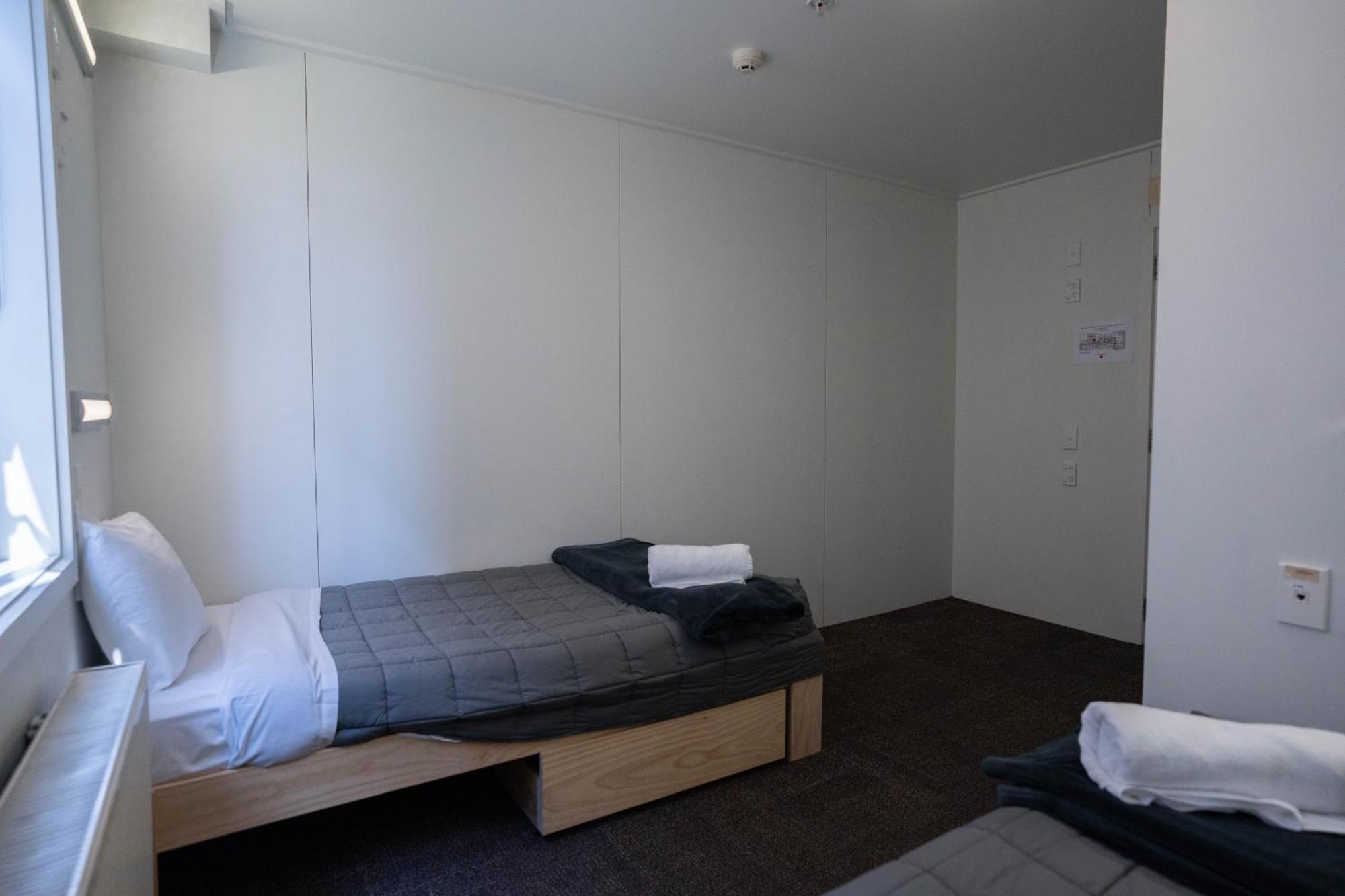 The Brownston Hostel Wanaka Bagian luar foto